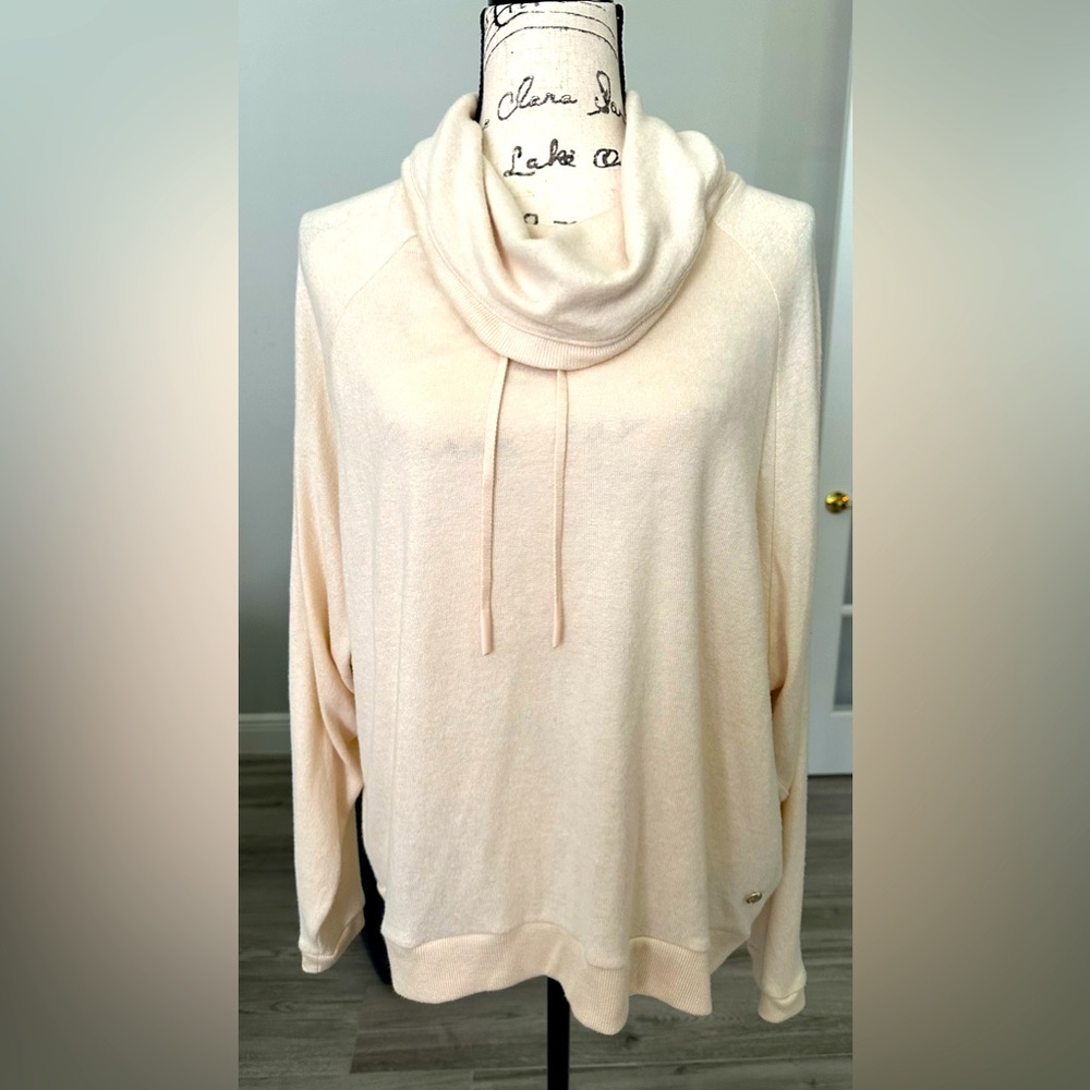 Andrew Marc Women's Long Sleeve Cowl Neck Pull Over Top Large